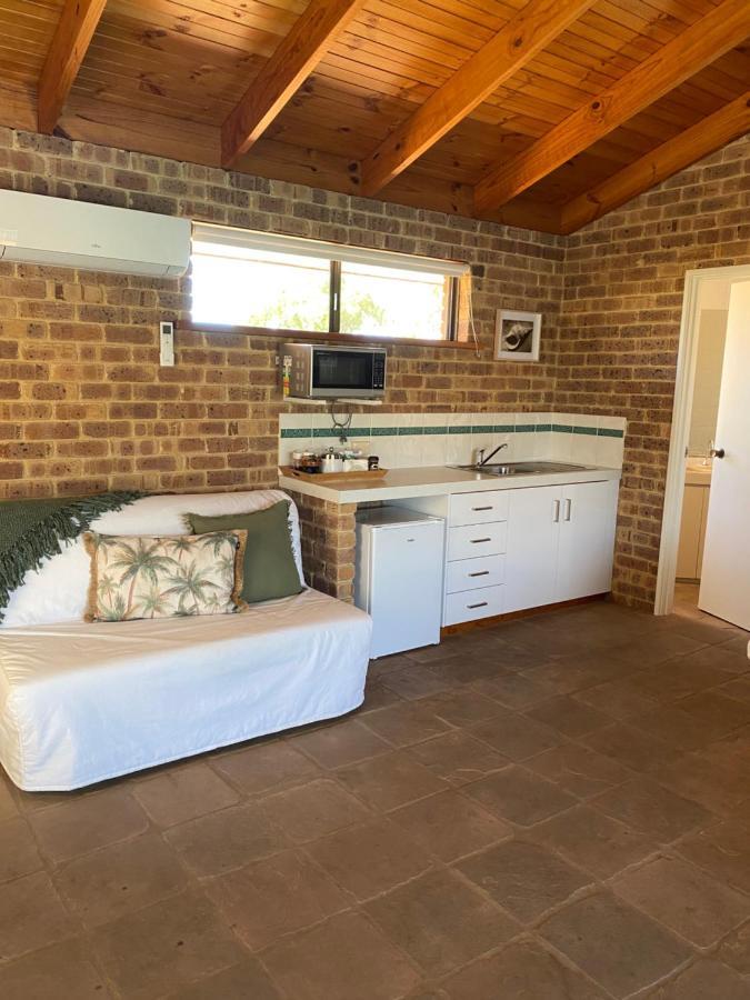 Nautilus Retreat Kalbarri B&B ภายนอก รูปภาพ