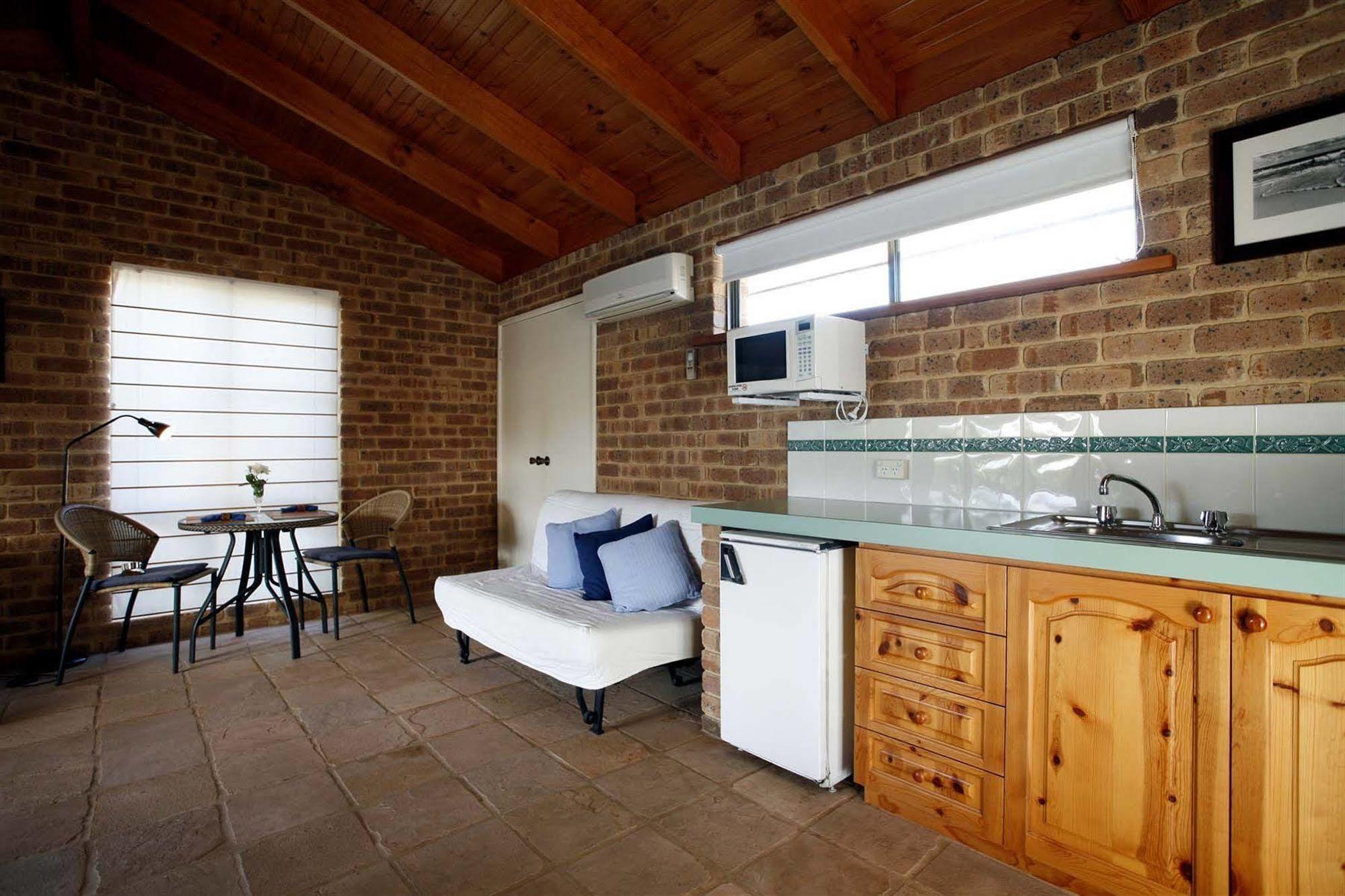 Nautilus Retreat Kalbarri B&B ภายนอก รูปภาพ